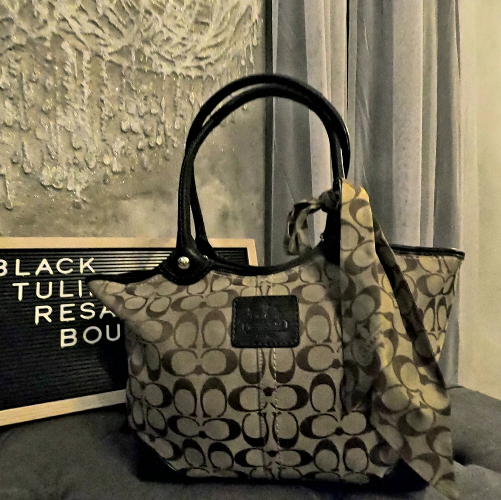 Woman's handbag